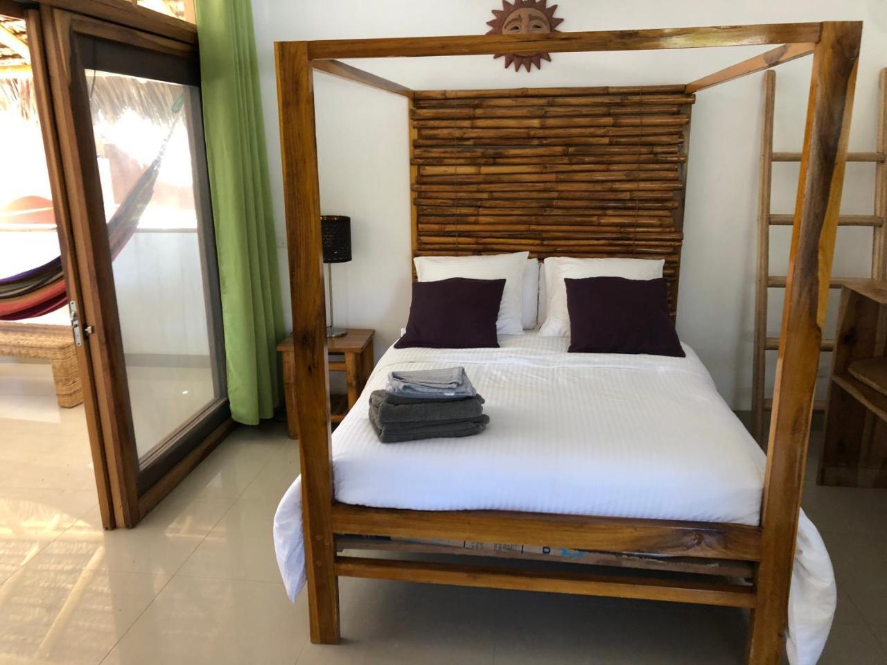 Nautilus Lodge Puerto López エクステリア 写真