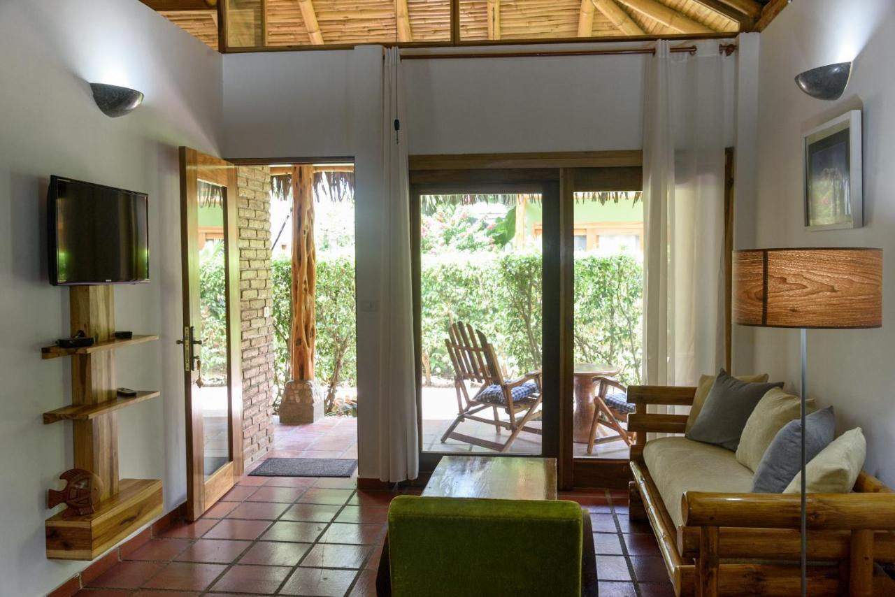 Nautilus Lodge Puerto López エクステリア 写真