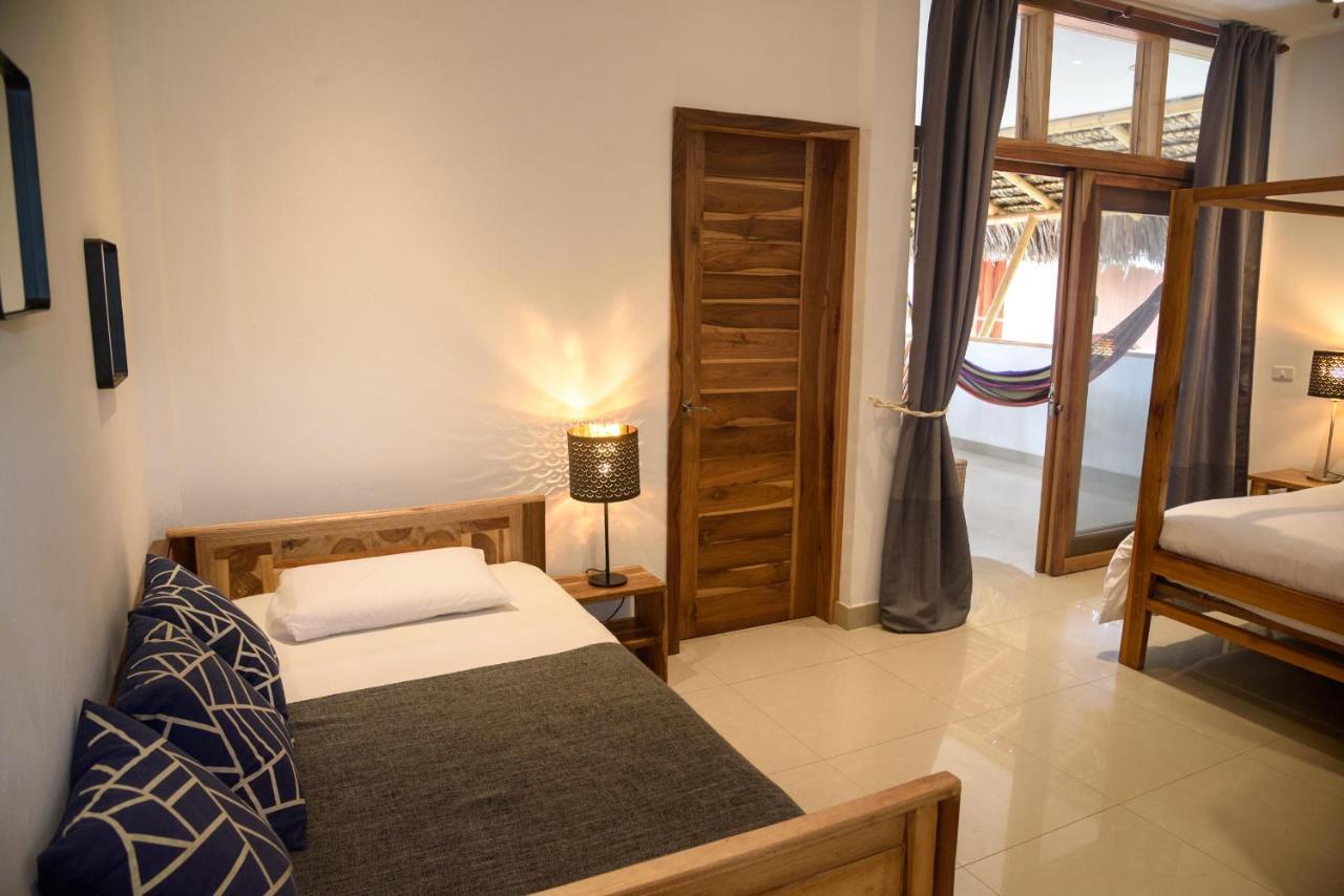 Nautilus Lodge Puerto López エクステリア 写真